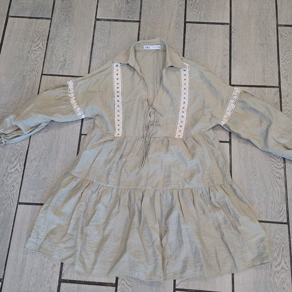 Zara Dresses & Skirts - Zara Women’s XS Boho Peasant Tiered‎ Mini Dress with Lace Trim – Sage Green Z71